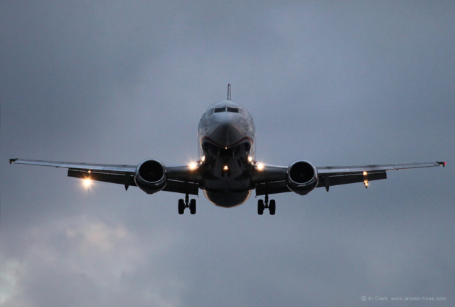 Boeing 737 on Final Approach at Tampa International Airport (TPA), Tampa, FL